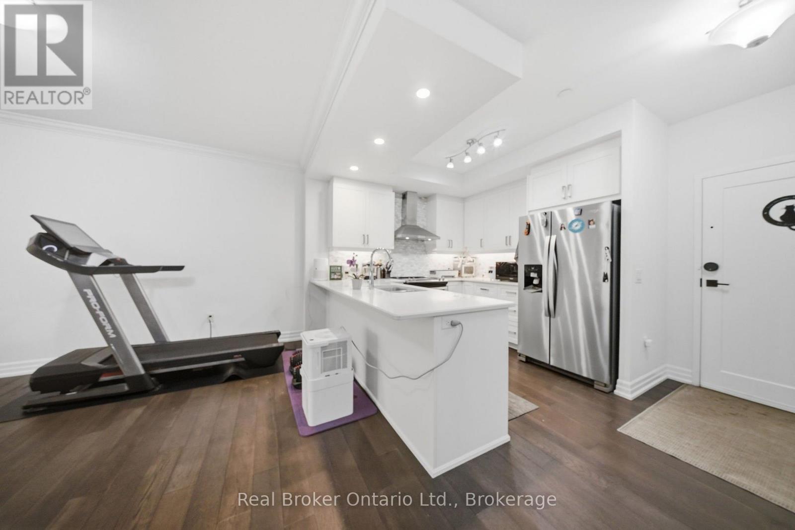 #705 1878 GORDON STREET - 12