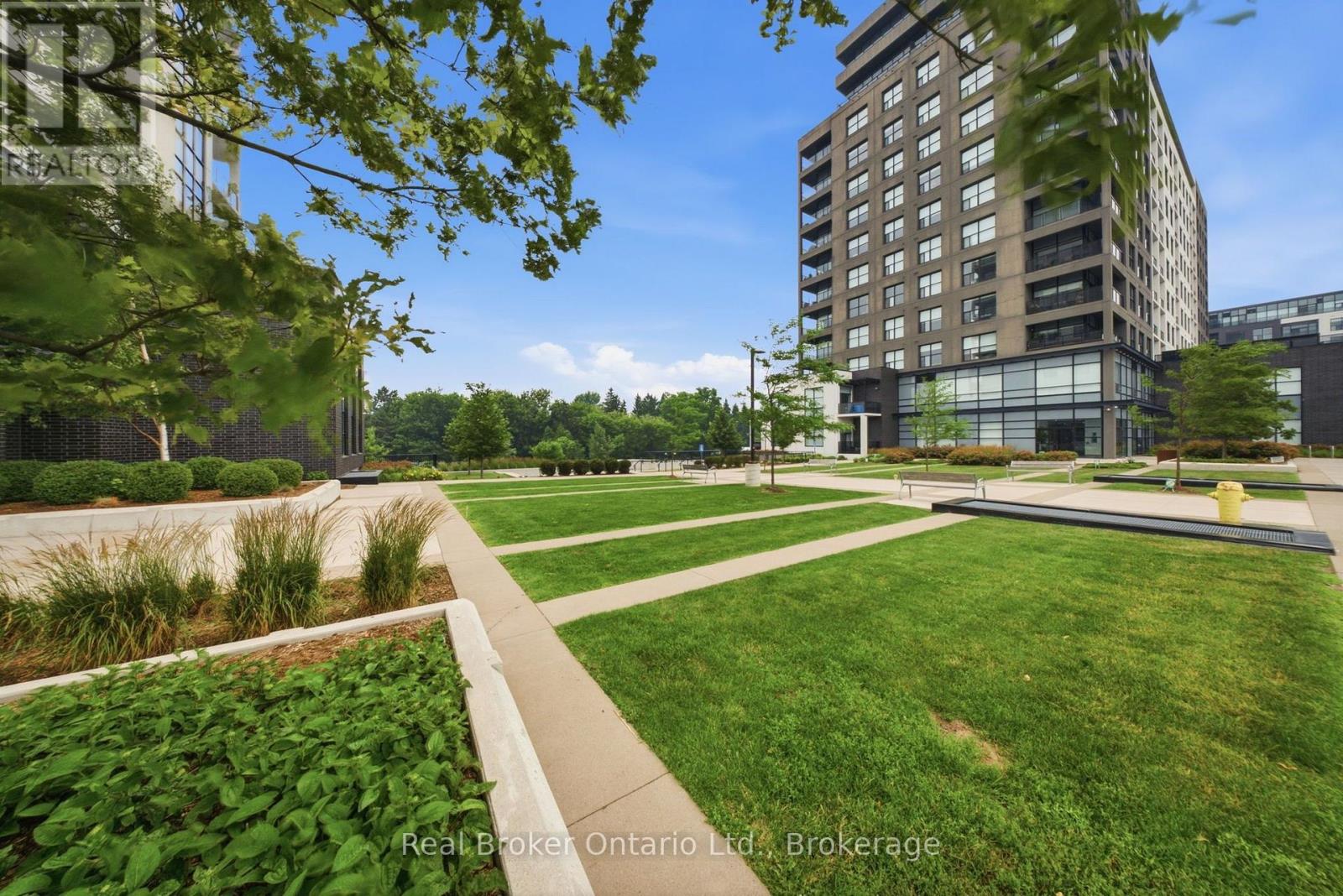#705 1878 GORDON STREET - 33