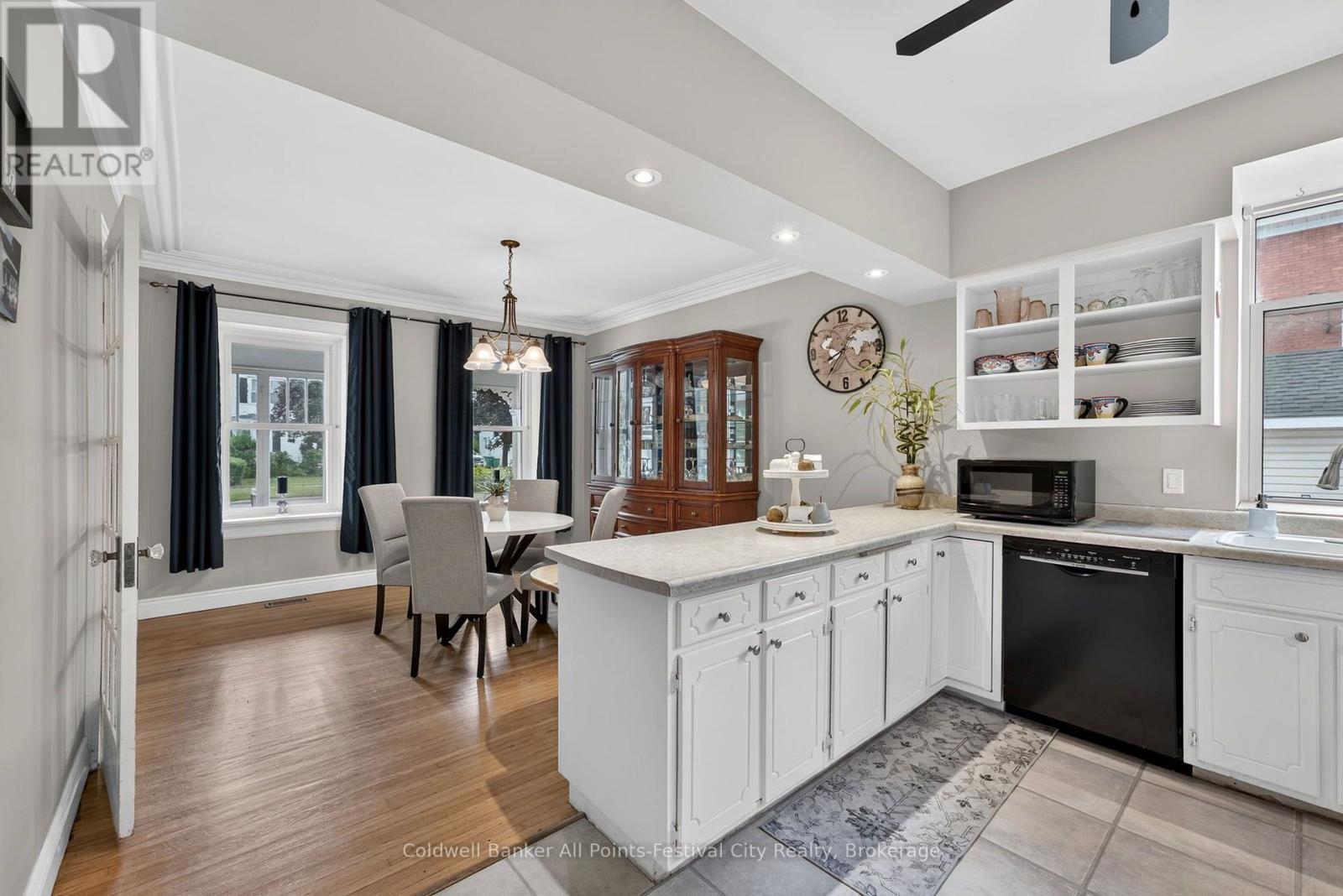 85 CAMBRIA ROAD N - 15