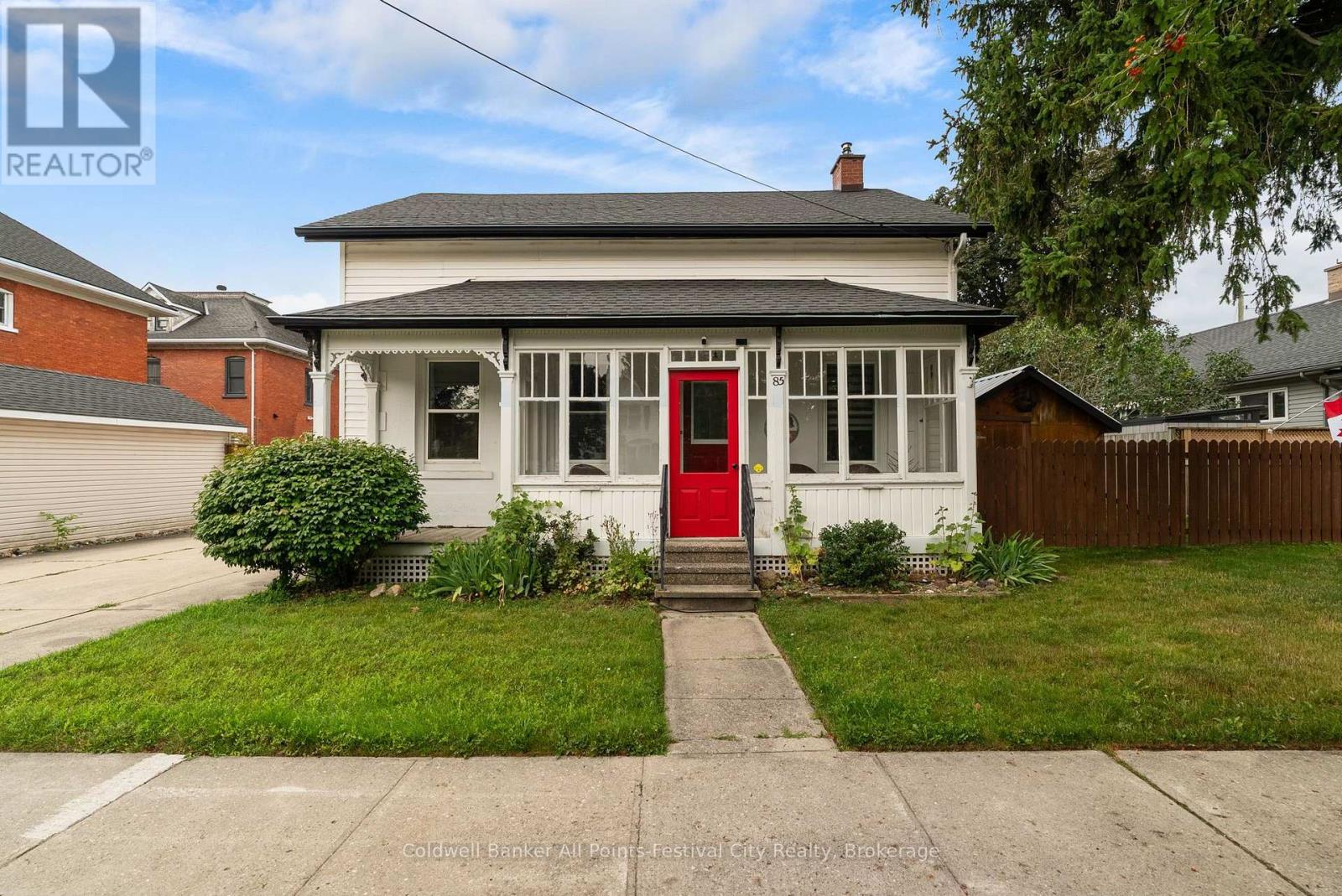 85 CAMBRIA ROAD N - 2