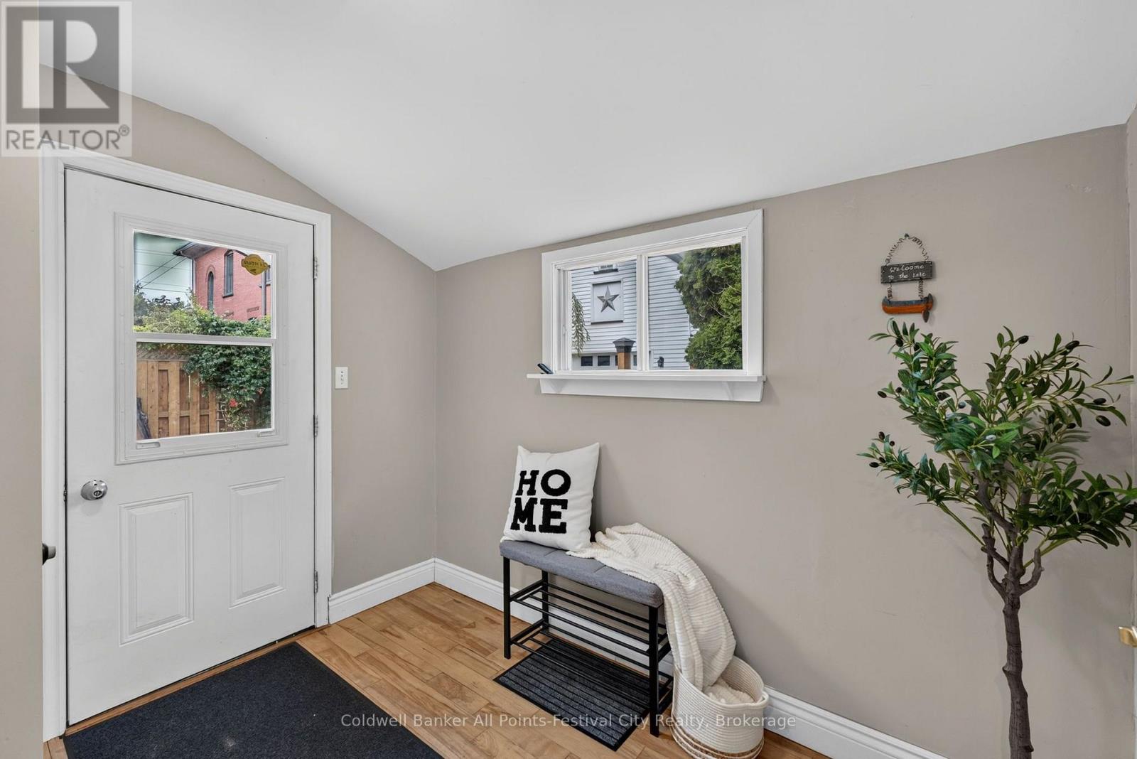 85 CAMBRIA ROAD N - 24