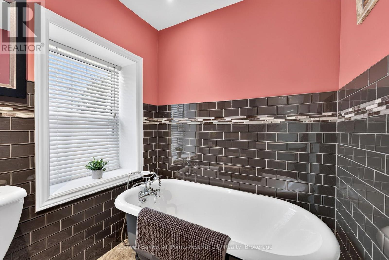 85 CAMBRIA ROAD N - Image 27