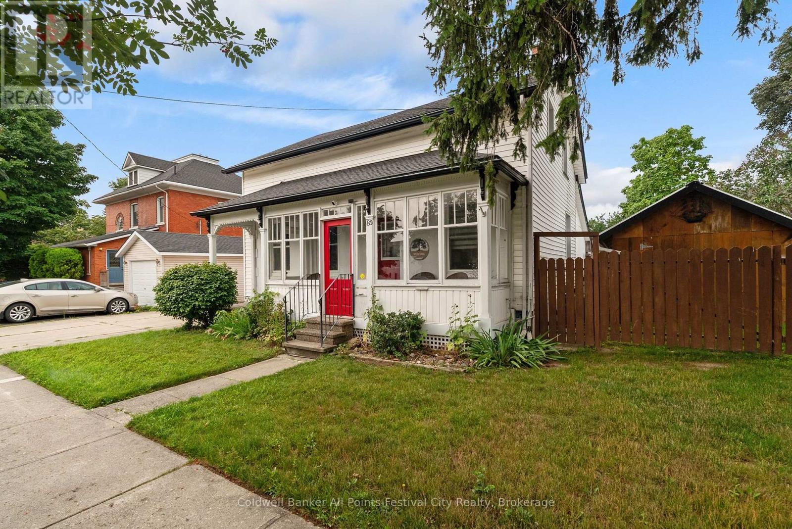 85 CAMBRIA ROAD N - 3