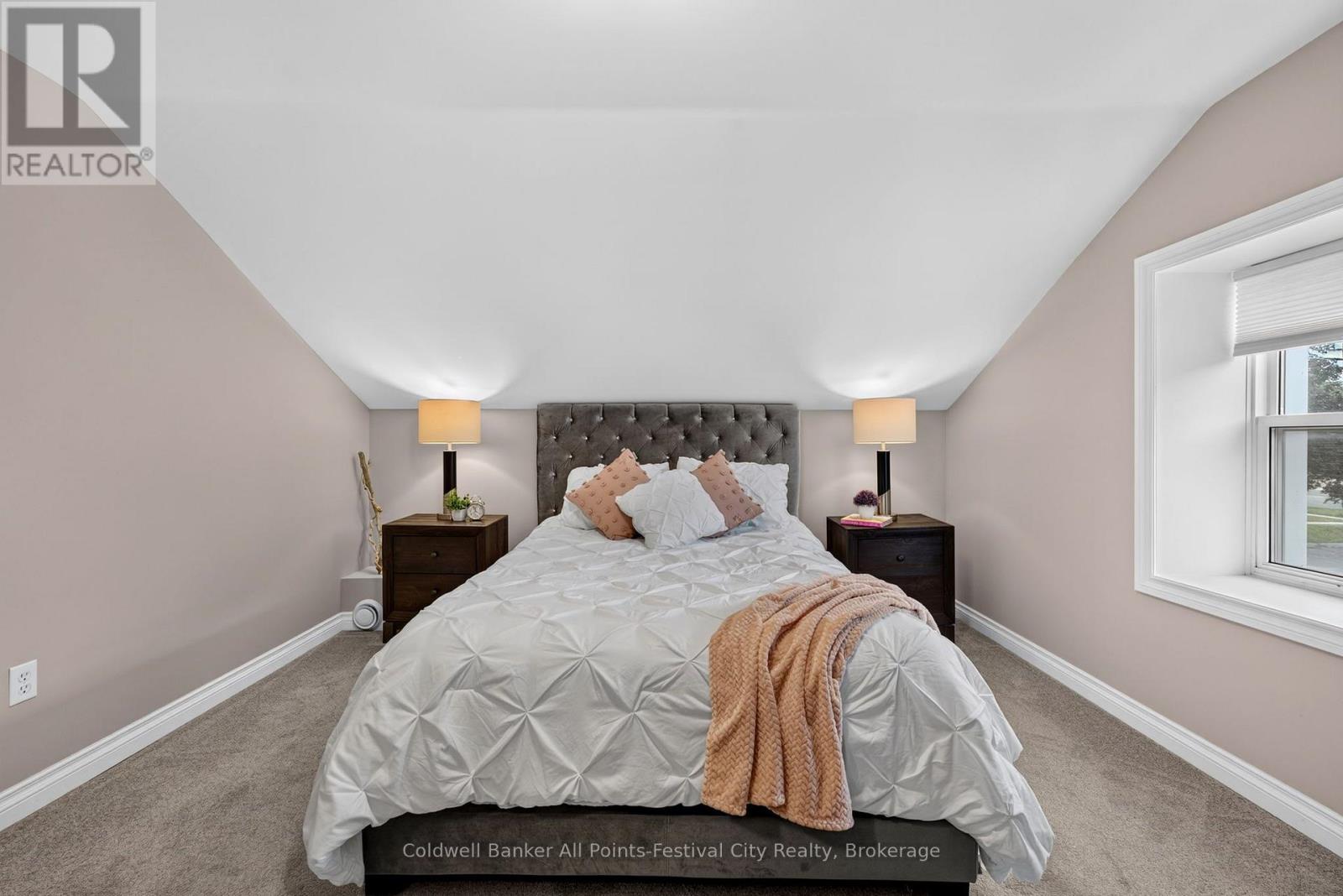 85 CAMBRIA ROAD N - 32