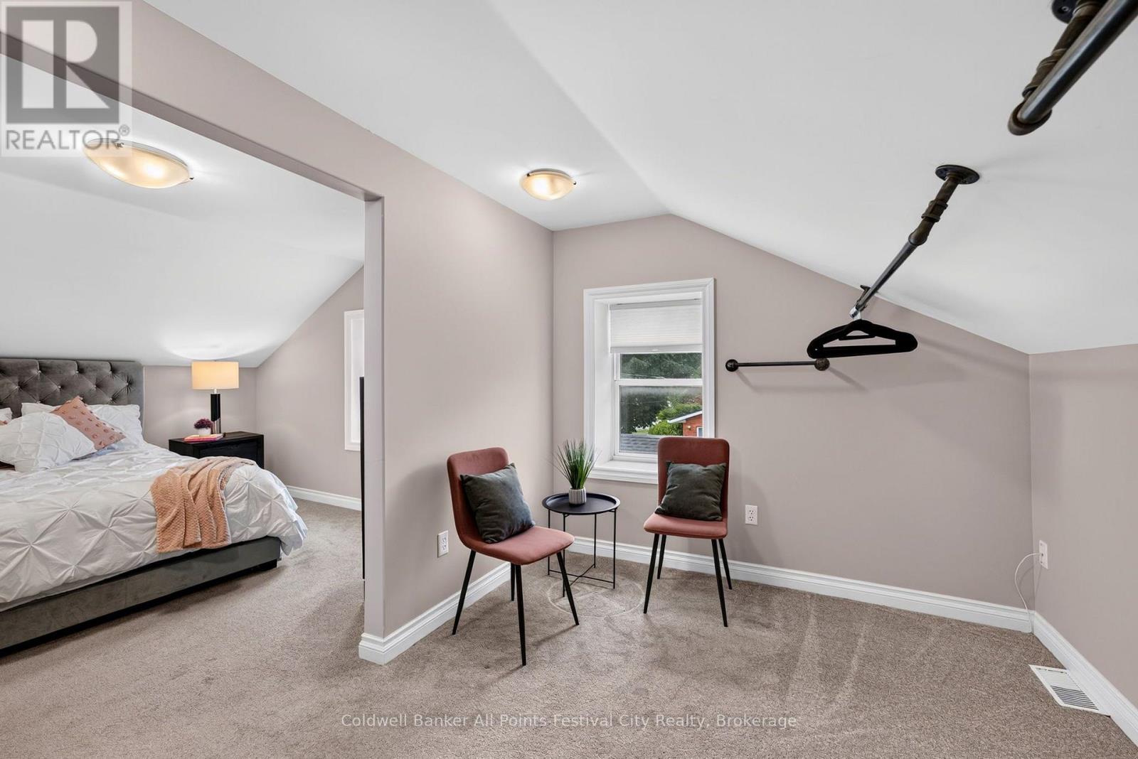 85 CAMBRIA ROAD N - 35