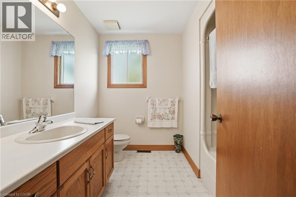 11 GREENBRIAR Court - 16