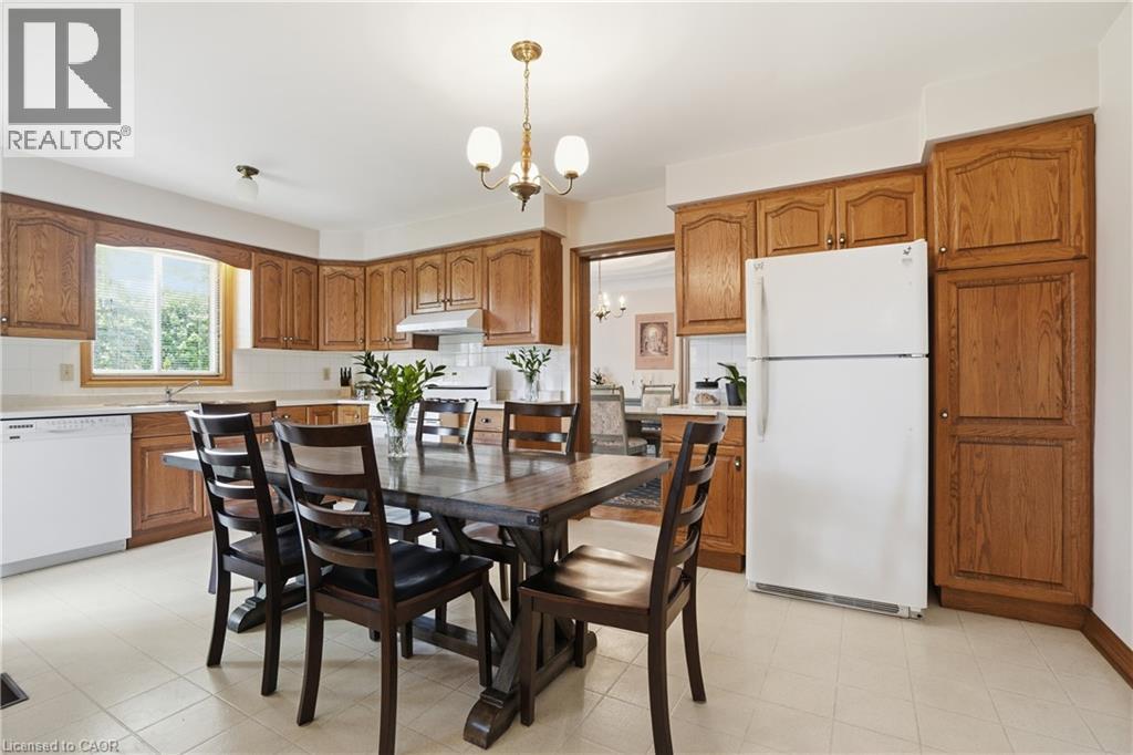 11 GREENBRIAR Court - 10