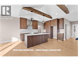 Kitchen - 43 Bloomington Way, Chatham, ON N7L0H2 Photo 11