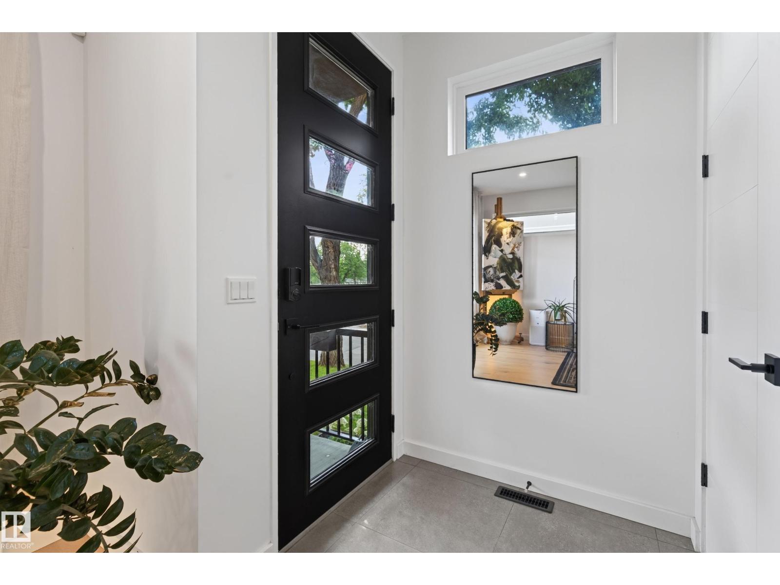 10155 84 ST NW - 4