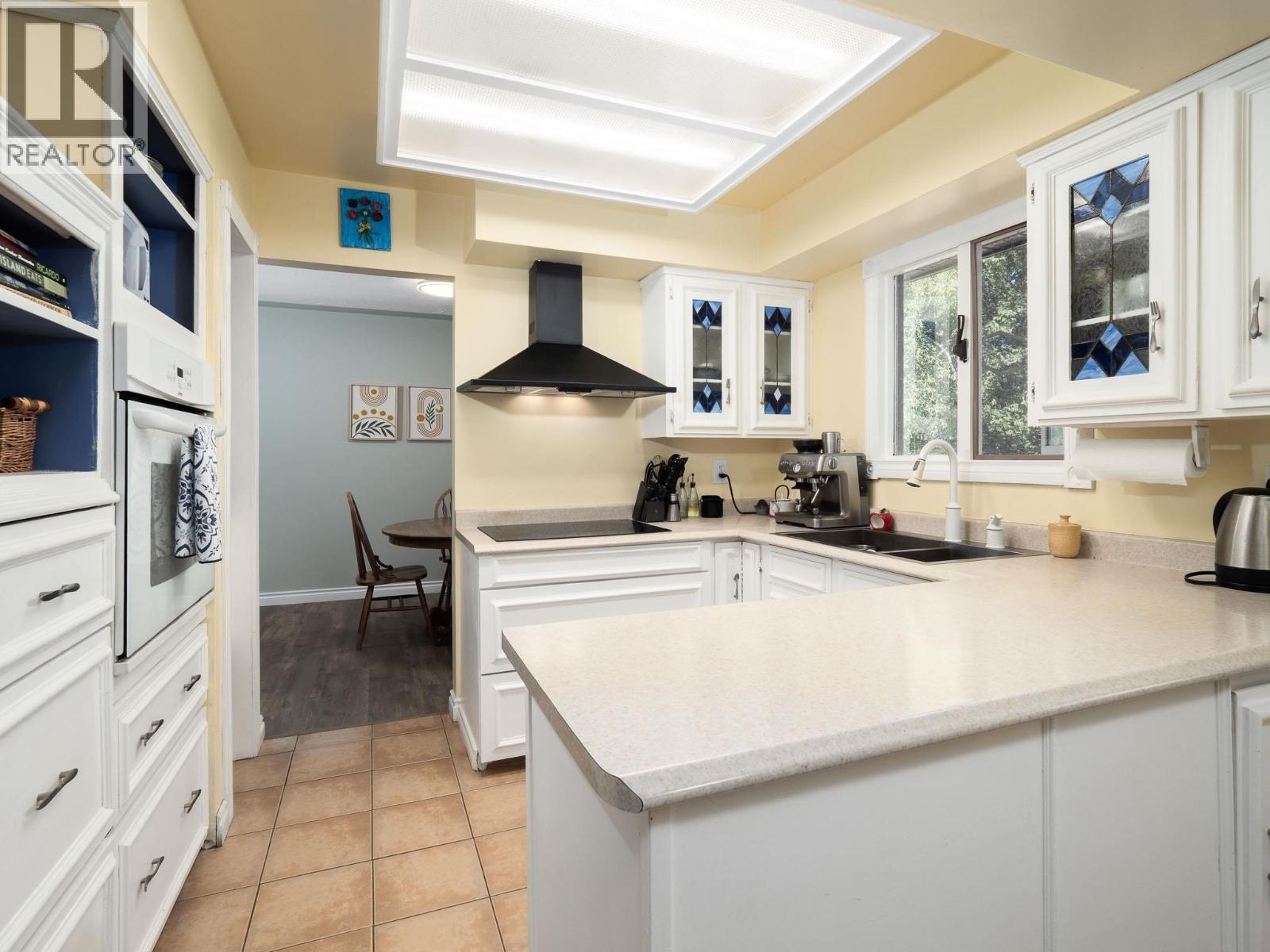 Photo 12 of 33 — 2786 WILDWOOD CRESCENT · Prince George, BC