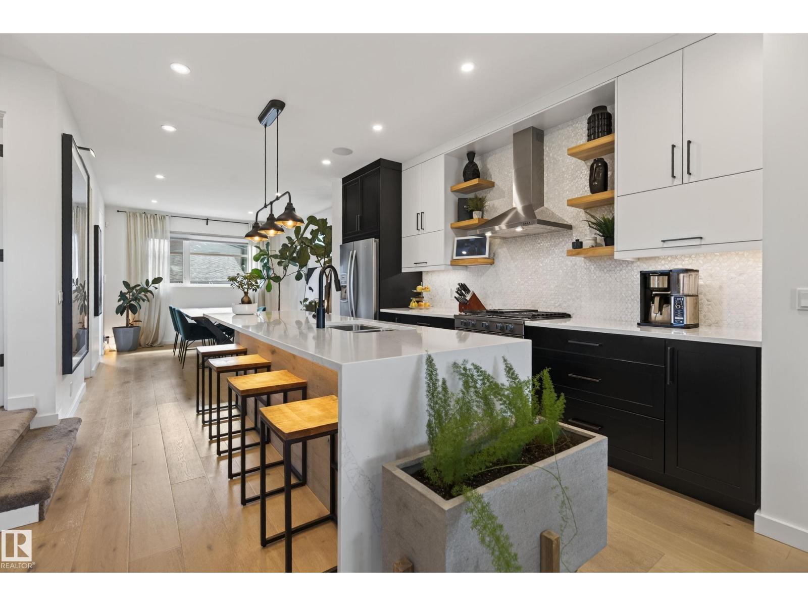 10155 84 ST NW - Image 11