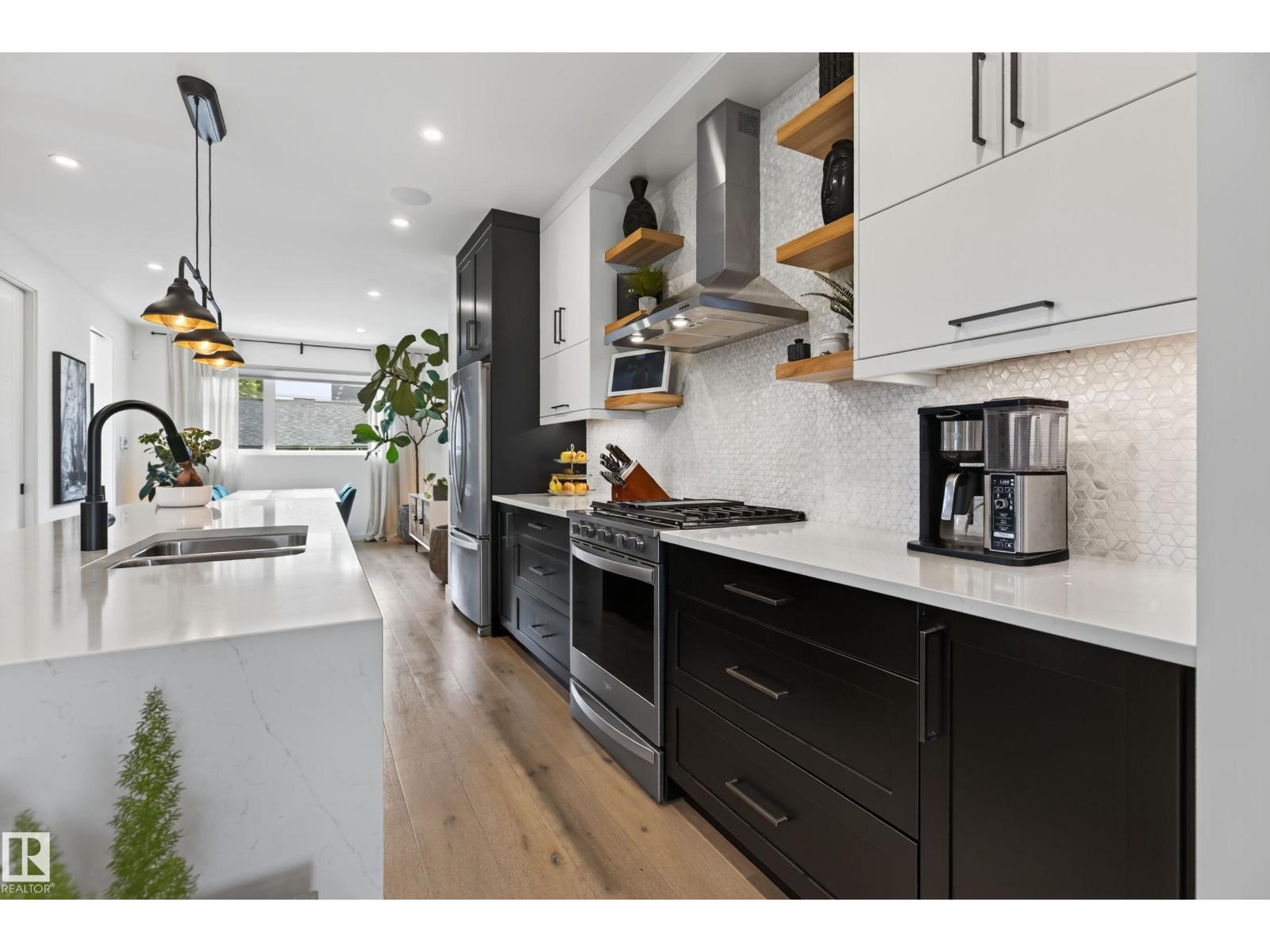 10155 84 ST NW - 12