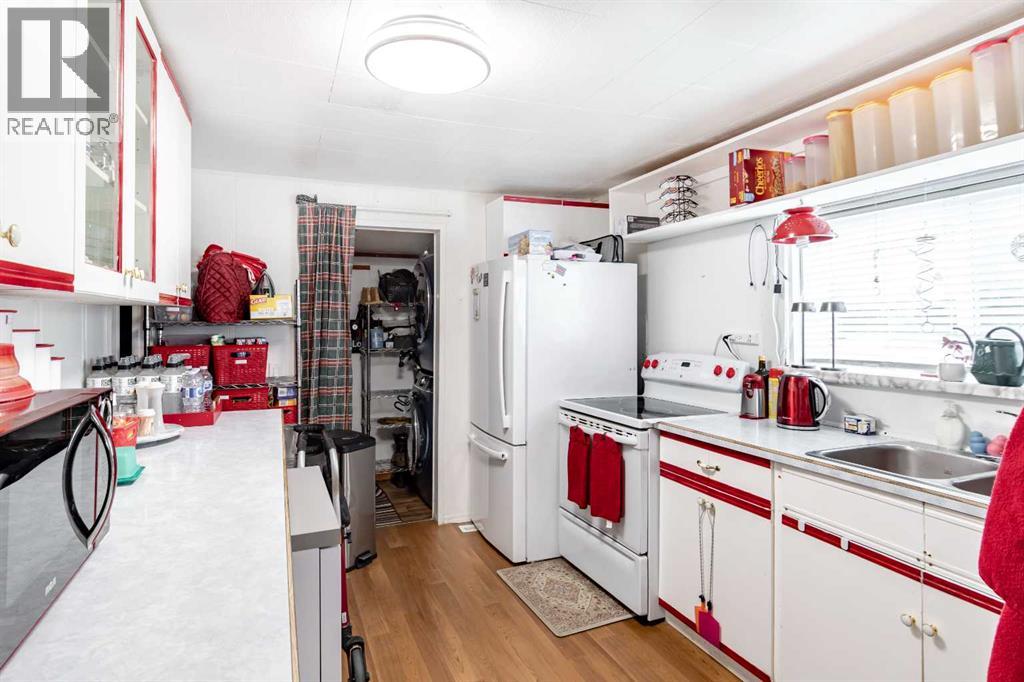 9324 101 Avenue - Image 9