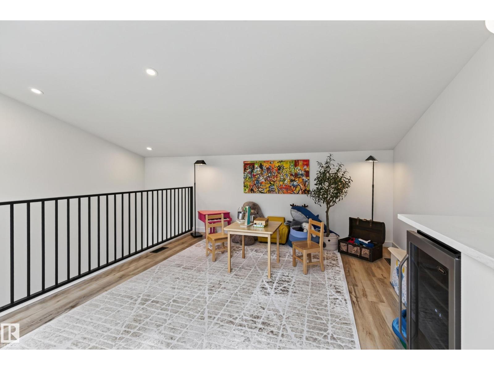 10155 84 ST NW - 40