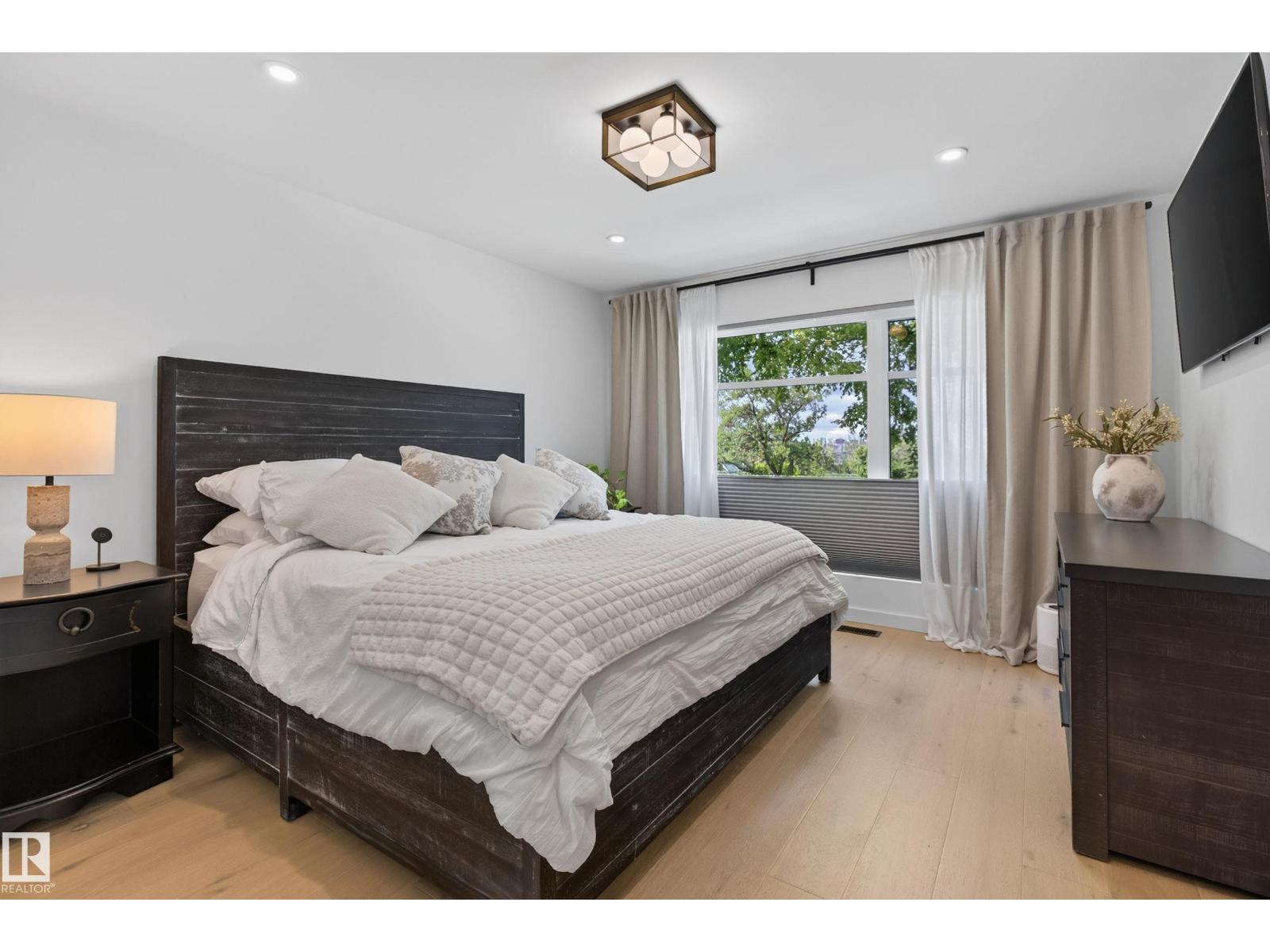 10155 84 ST NW - Image 26