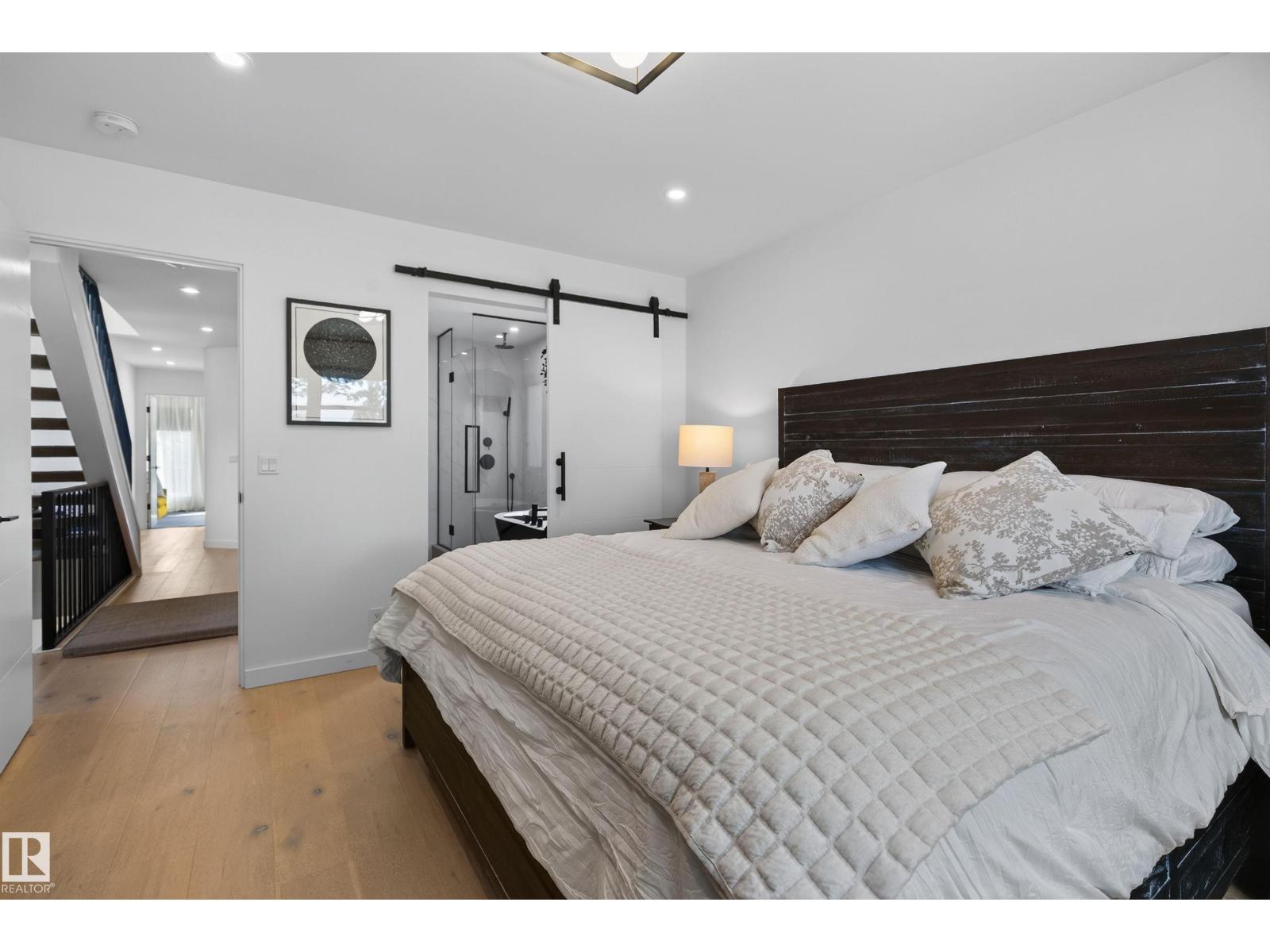 10155 84 ST NW - 27
