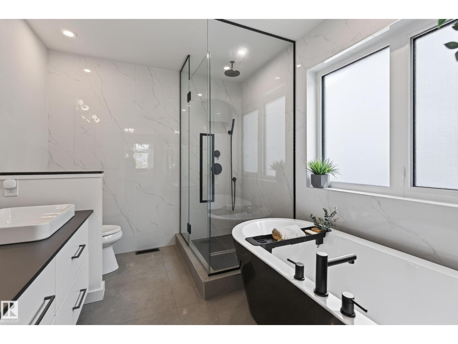 10155 84 ST NW - 29