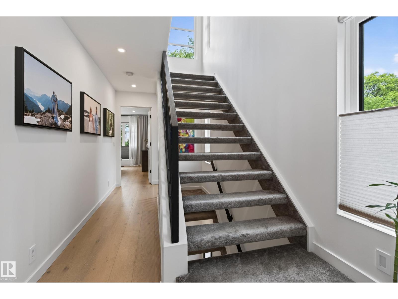 10155 84 ST NW - 38