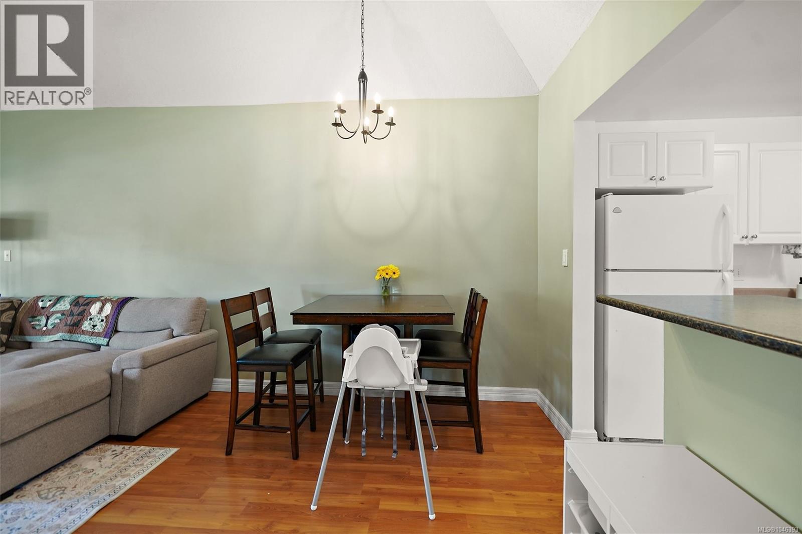 #306 3400 Quadra St - 7