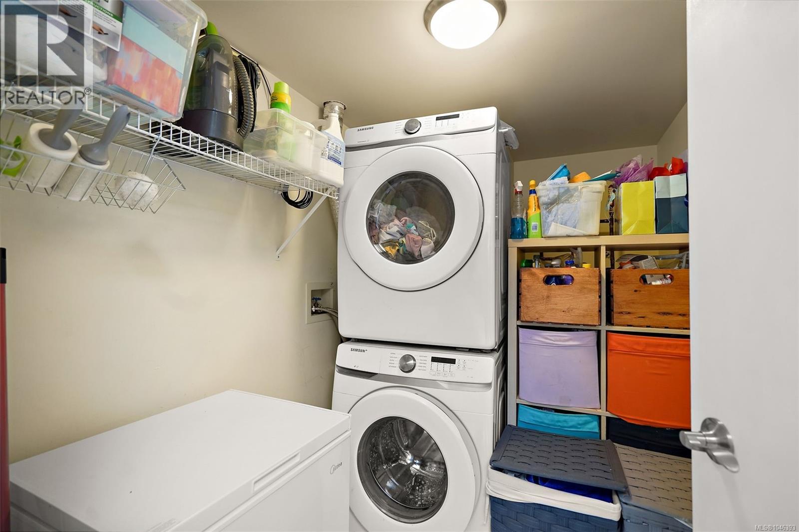 #306 3400 Quadra St - 18