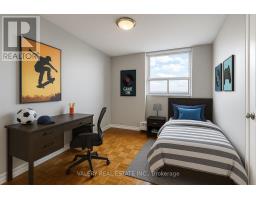 Bedroom 2 - 717 - 35 Confederation Drive, Toronto, ON M1G1A2 Photo 7