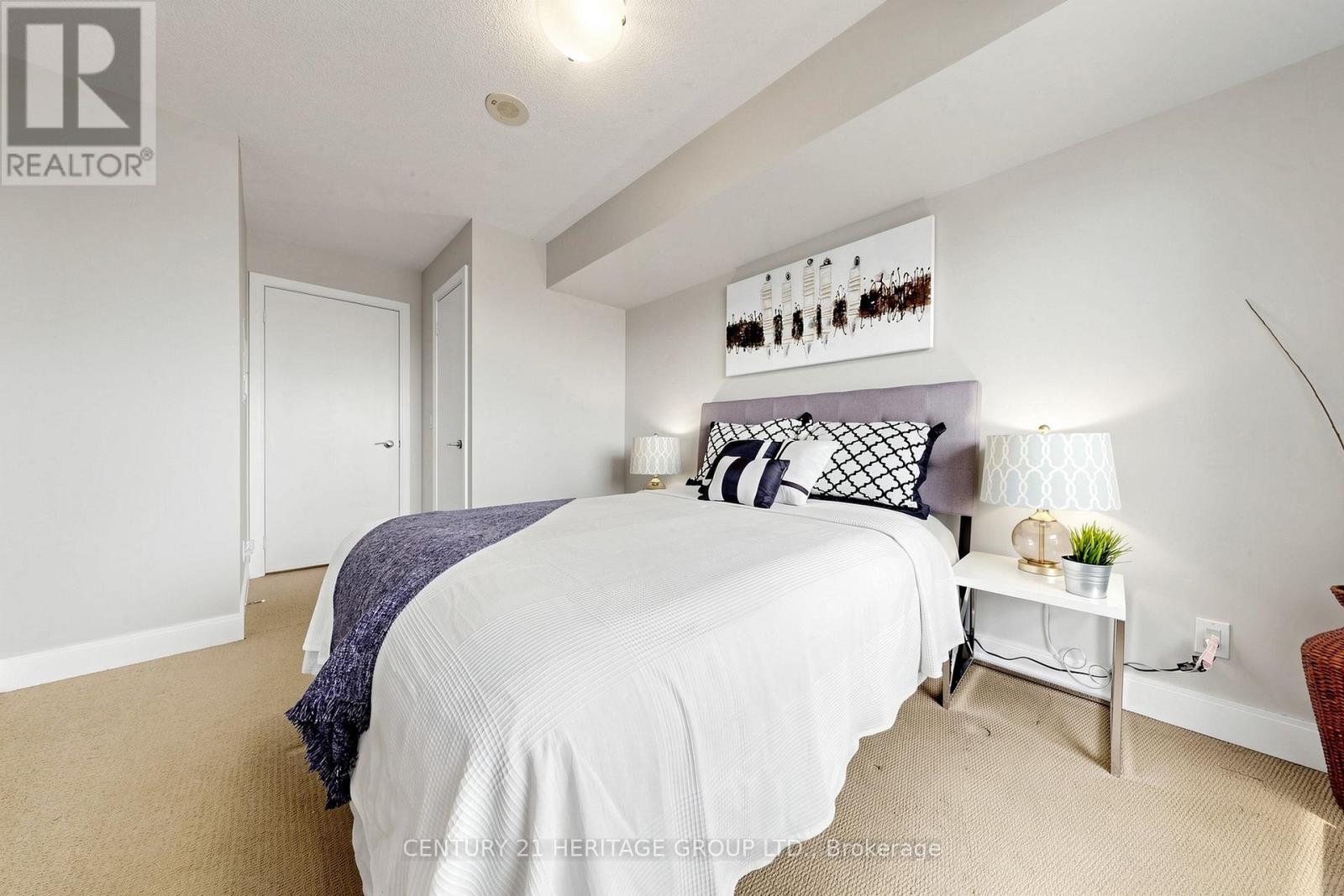 #1216 135 VILLAGE GREEN SQUARE - 20