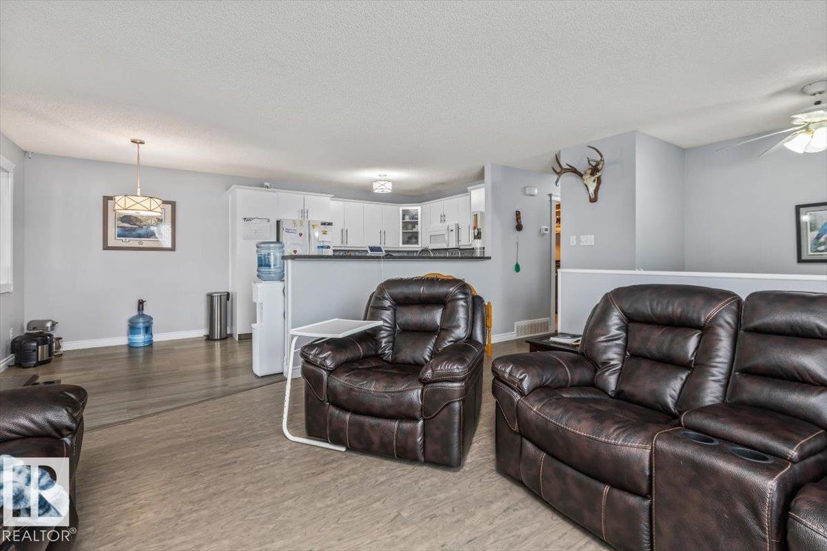 10021 106 ST - Image 11
