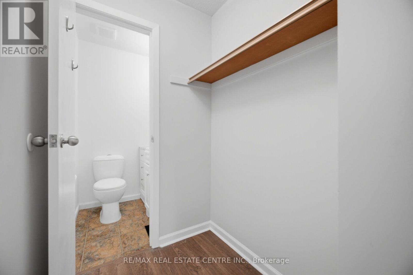 #177 1951 RATHBURN ROAD E - 18