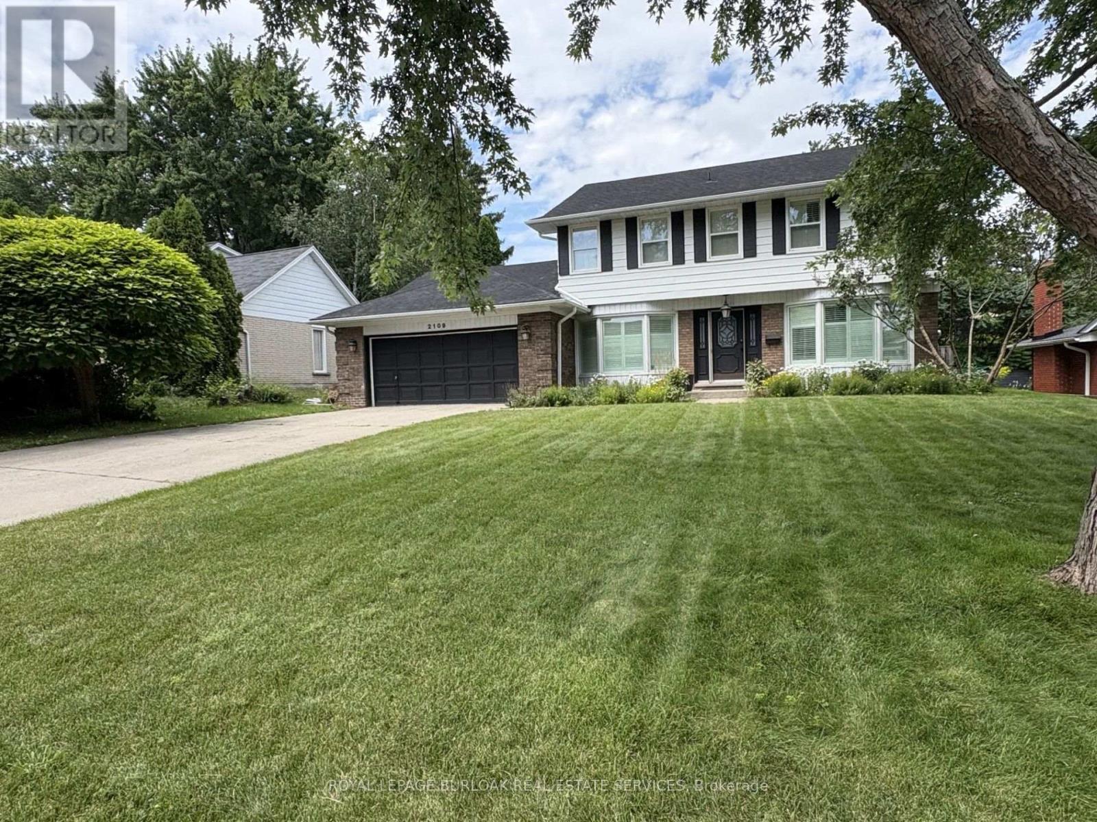 Photo of 2109 Agincourt Crescent