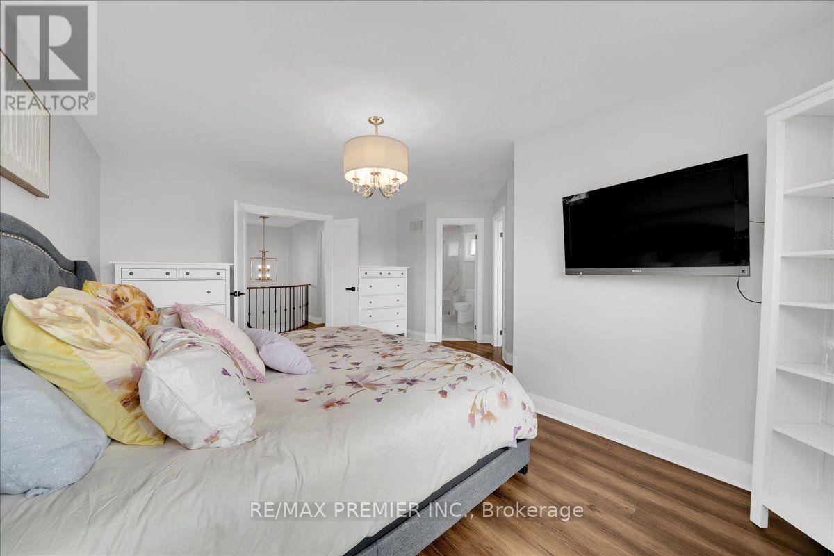 23 BERRYDOWN DRIVE - 25