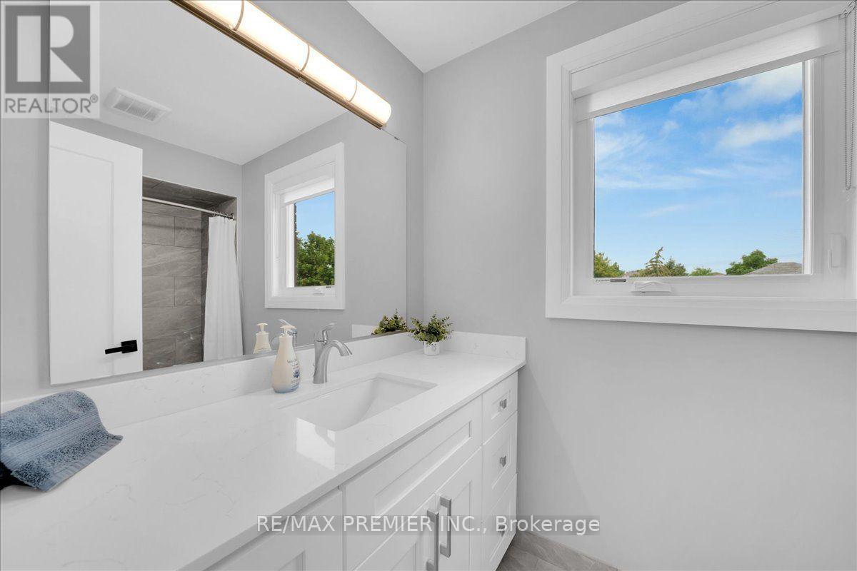 23 BERRYDOWN DRIVE - 31