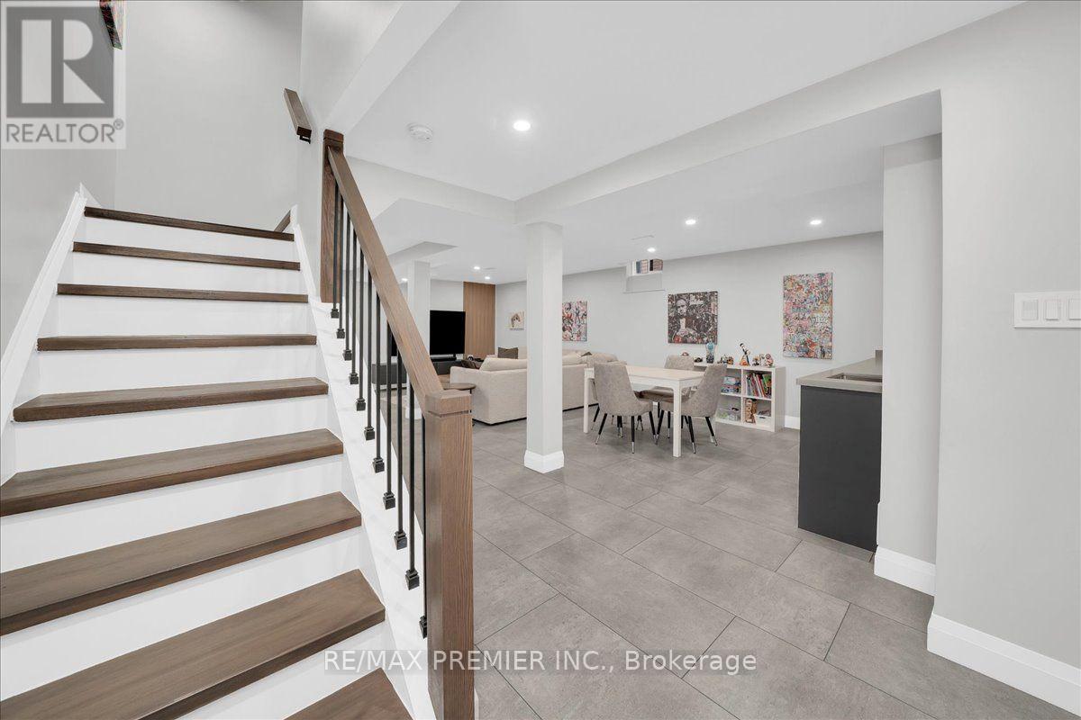 23 BERRYDOWN DRIVE - 33