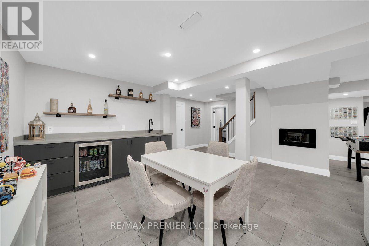 23 BERRYDOWN DRIVE - 36