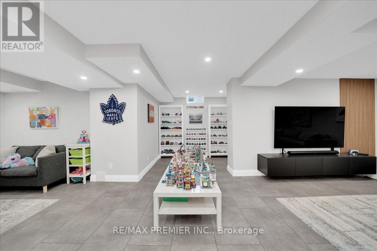 23 BERRYDOWN DRIVE - 38