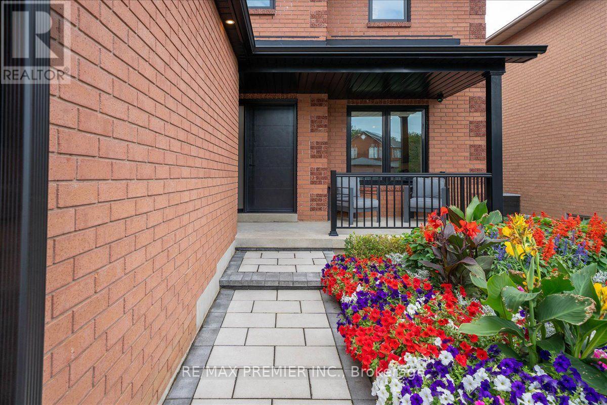 23 BERRYDOWN DRIVE - 4