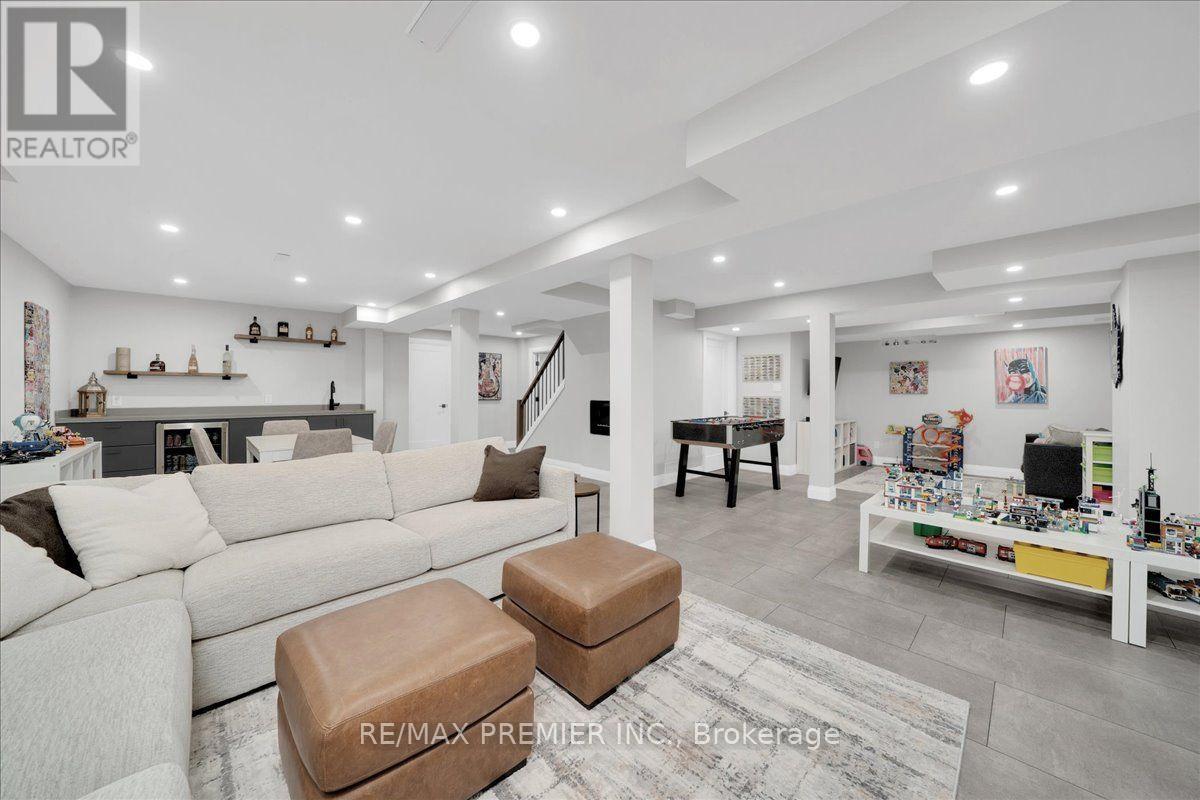 23 BERRYDOWN DRIVE - 40