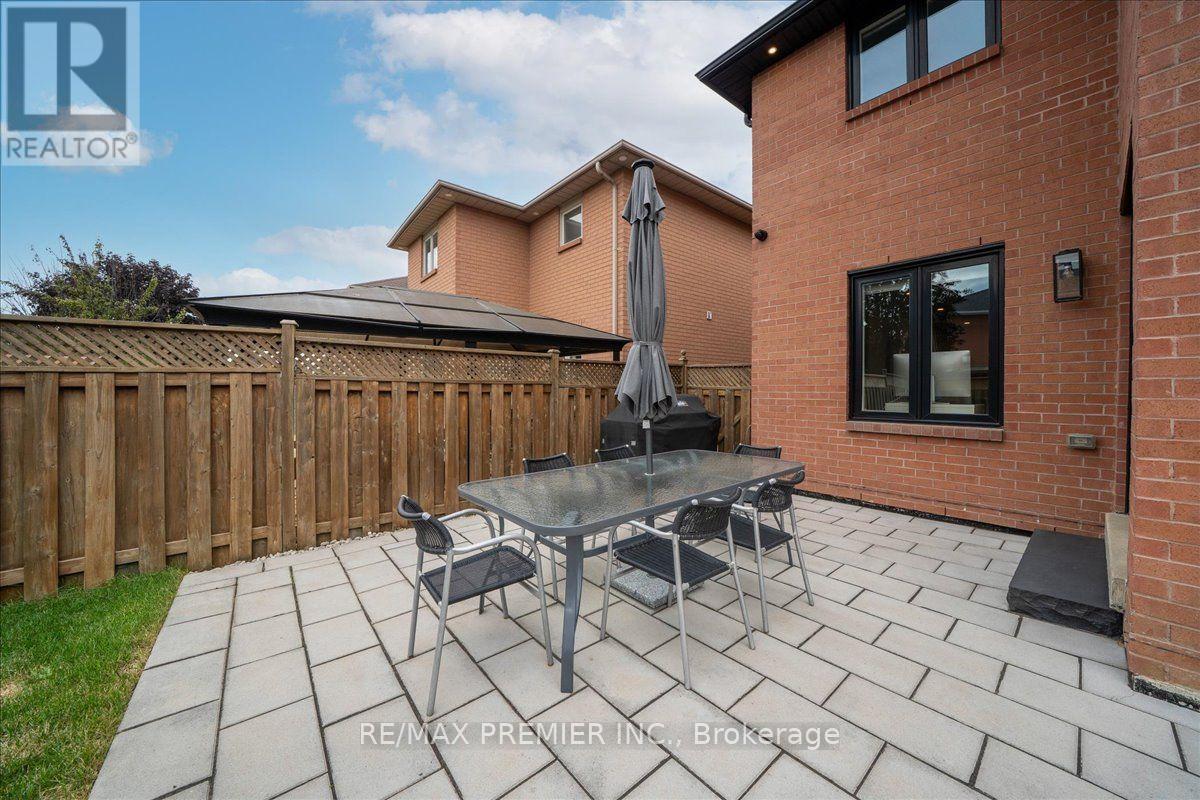 23 BERRYDOWN DRIVE - 46