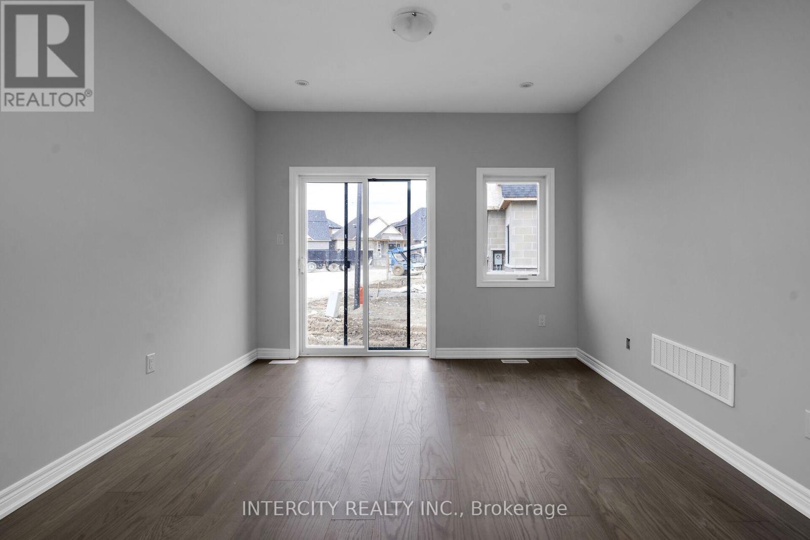 #TH 26 BLK 6 SUNBIRD WAY - Image 22