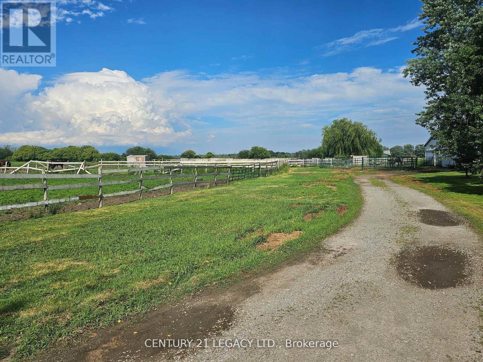 2569 BERTIE ROAD - 3