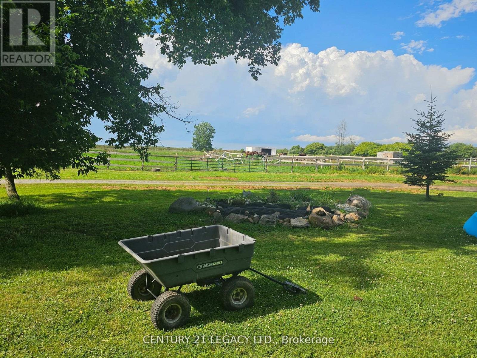 2569 BERTIE ROAD - 9