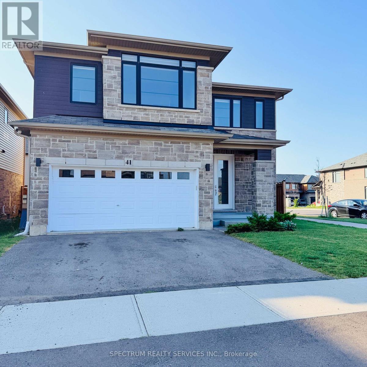 41 LADD AVENUE, Brantford — photo 2
