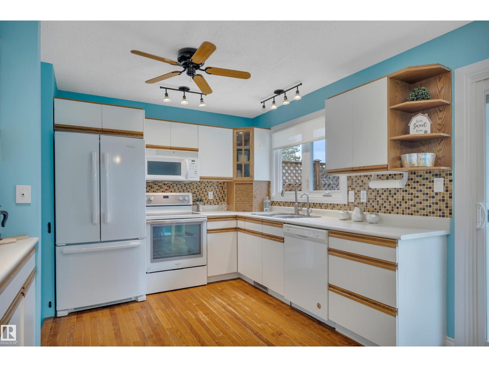 7416 33 Avenue NW - 11