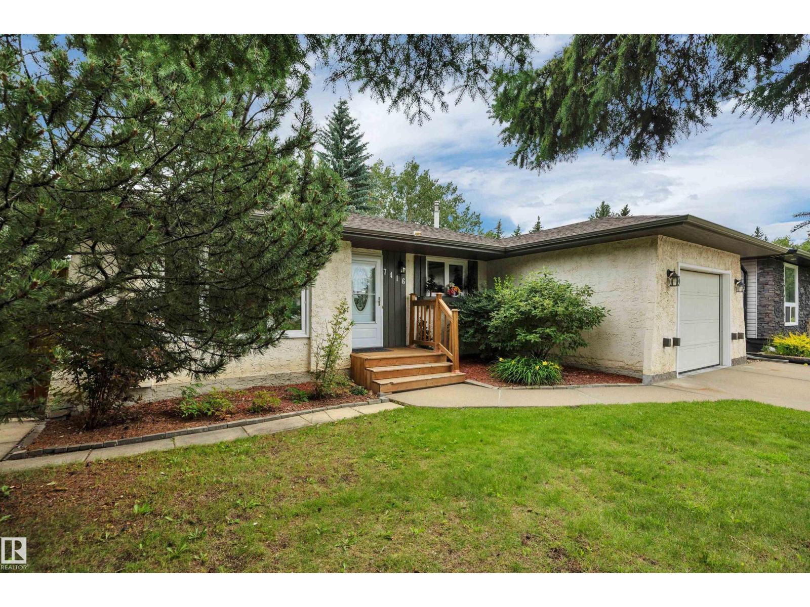 7416 33 Avenue NW - 3