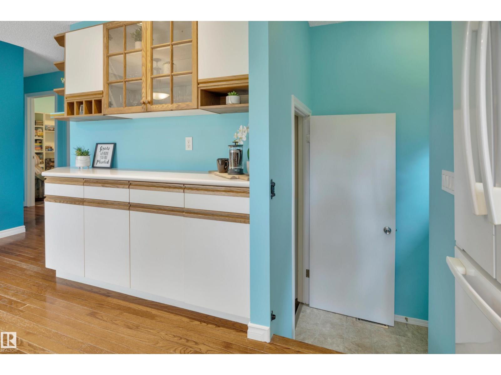 7416 33 Avenue NW - 30