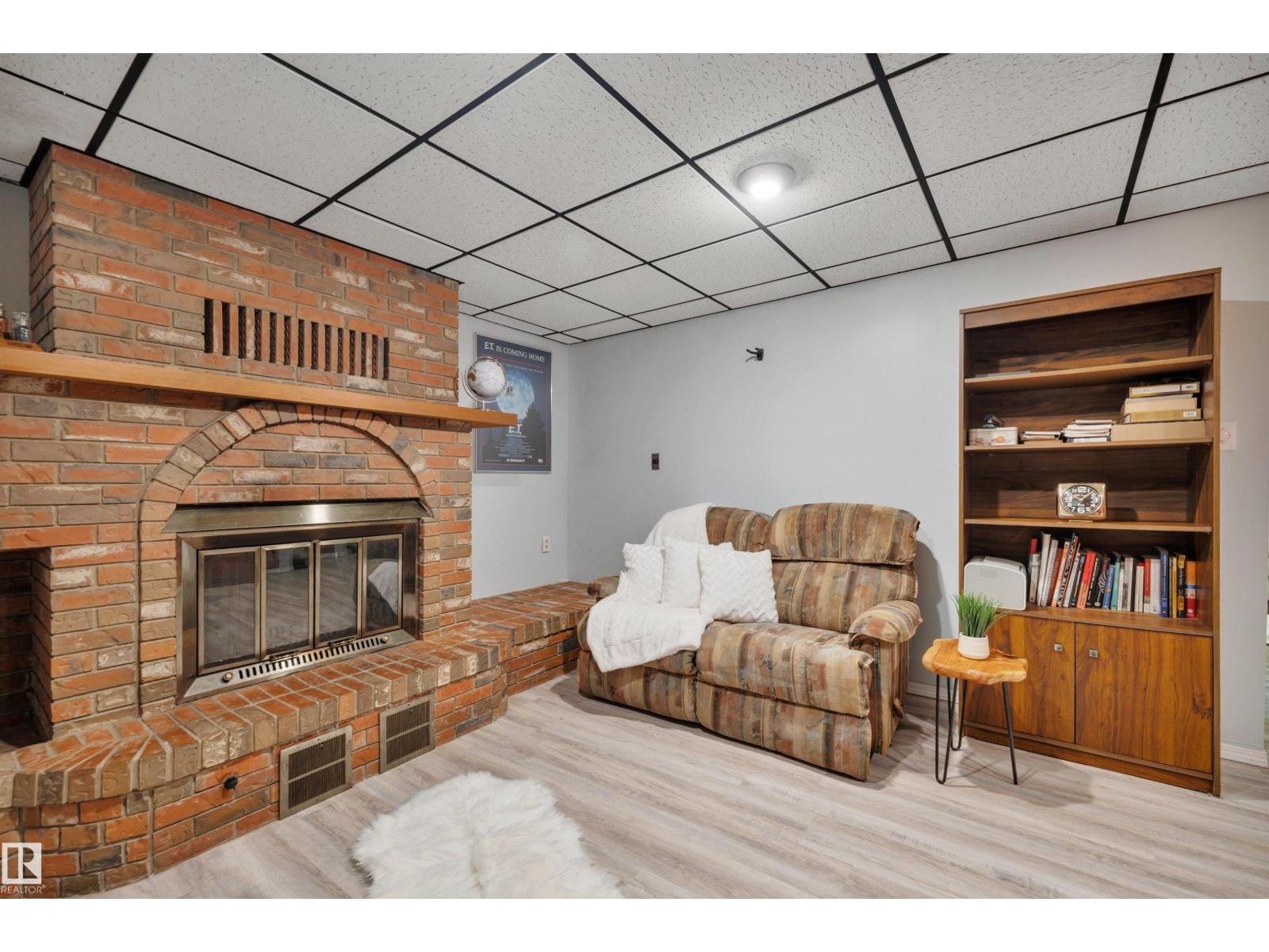 7416 33 Avenue NW - Image 34