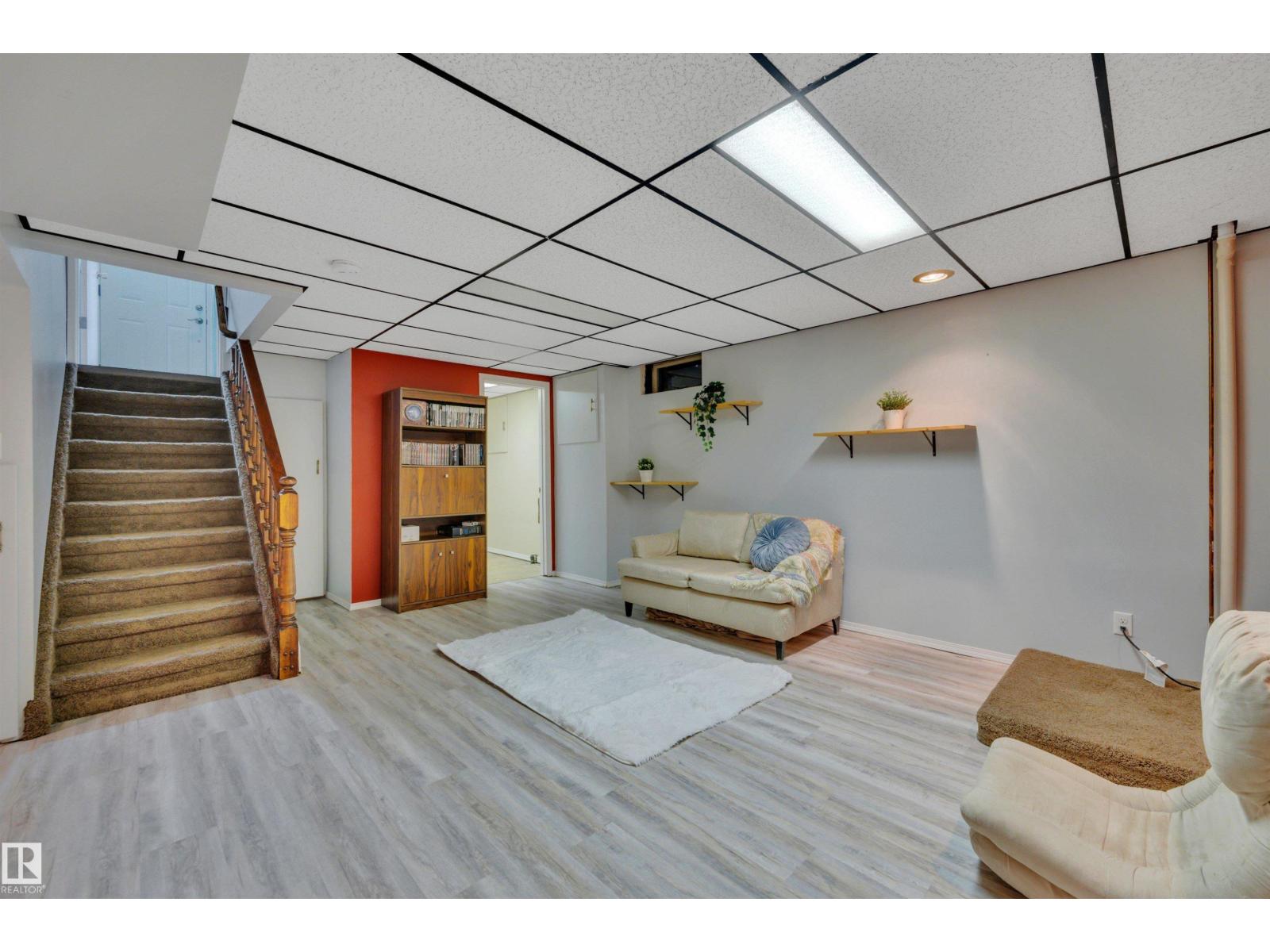 7416 33 Avenue NW - Image 38