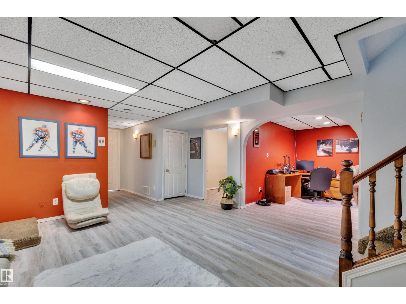 7416 33 Avenue NW - 41