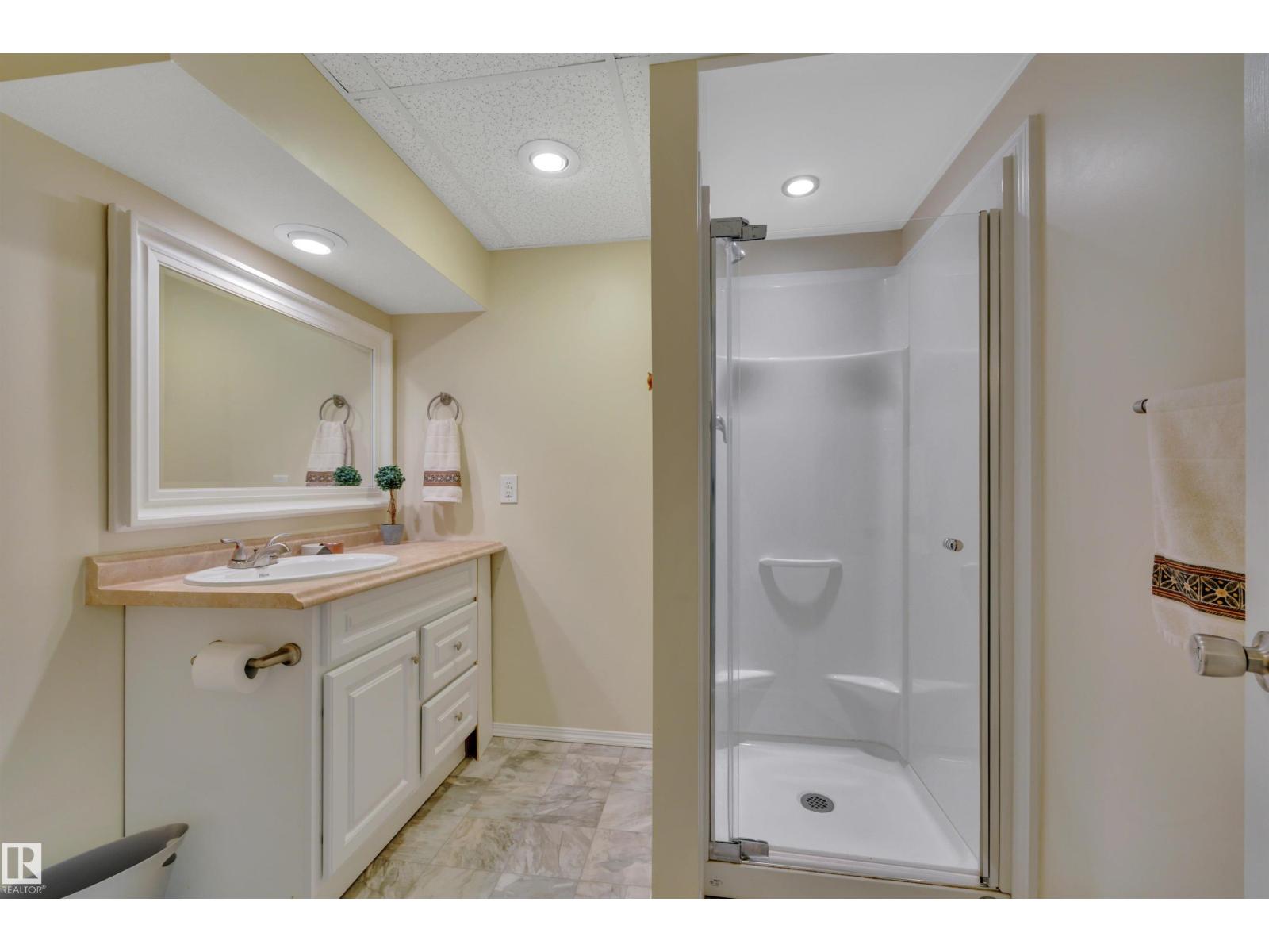 7416 33 Avenue NW - Image 44