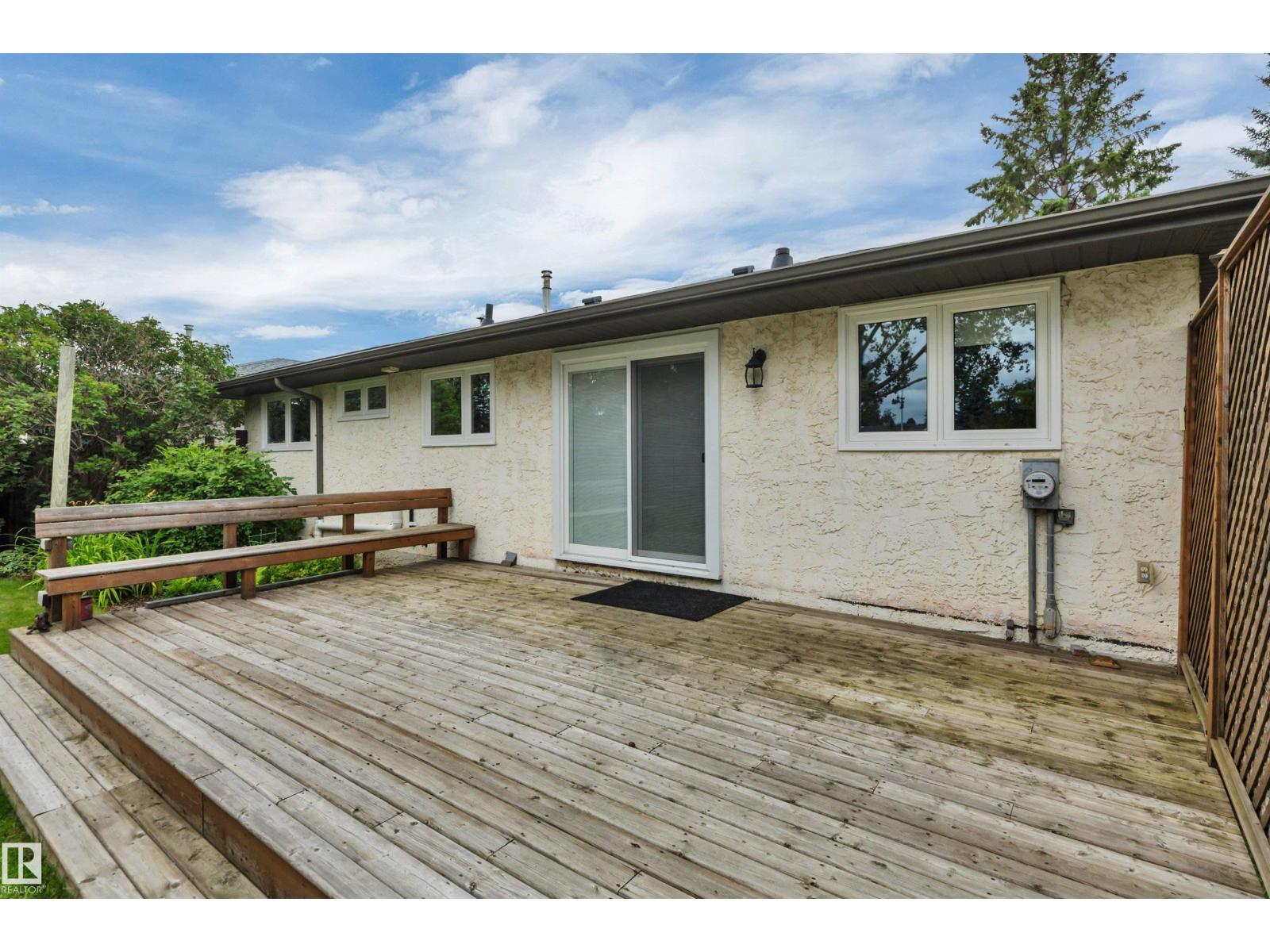 7416 33 Avenue NW - 48