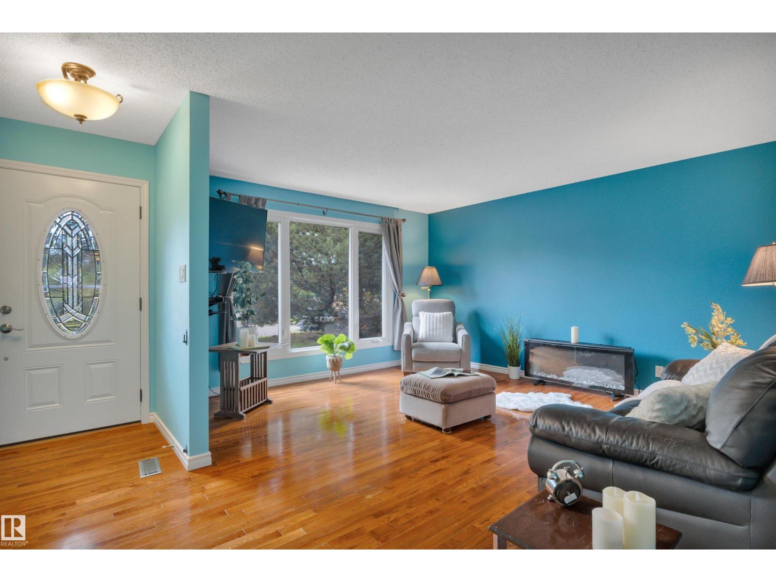 7416 33 Avenue NW - 6